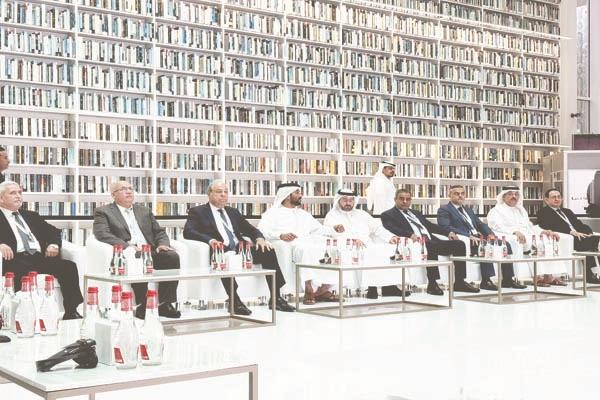 وزير الطيران خلال مشاركته فى البرنامج الدولى لقادة الطيران المدنى