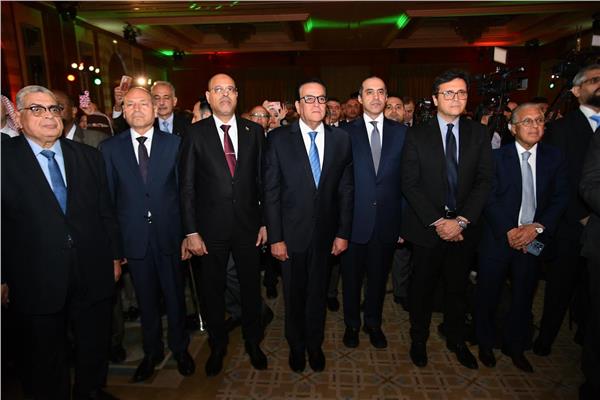  وزير الصحة  بالعيد الوطني  لسطنة عمان