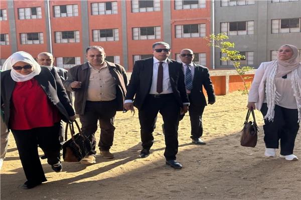 جولة تفقدية لوكيل وزارة التربية والتعليم بالجيزة