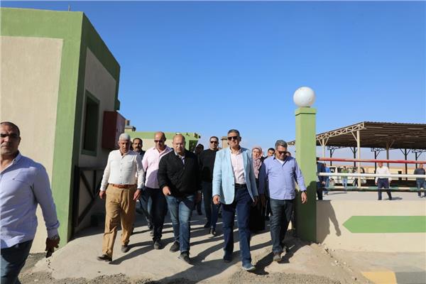 المهندس عادل النجار محافظ الجيزة خلال الجولة