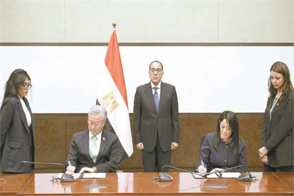 د. مصطفى مدبولى خلال مراسم توقيع الخطابات المُتبادلة للمنحة الكورية
