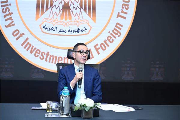 المهندس حسن الخطيب ،وزير الاستثمار والتجارة الخارجية