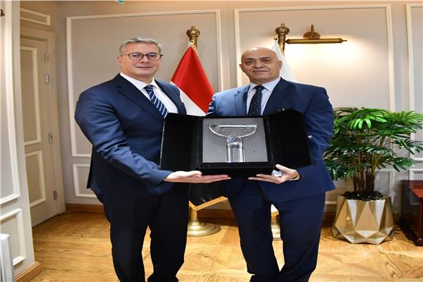  وزير البترول و هشام لطفي 