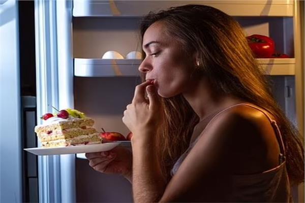 عواقب خطيرة لتناول الطعام بعد الساعة 5 مساءً