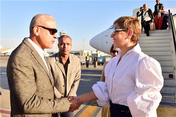 استقبال محافظ الأقصر بالسيدة الأولى لجمهورية كولومبيا