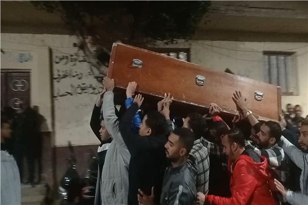 تشييع جثمان ضحية دهس سيارة الشيف الشربيني بمسقط رأسه ببني سويف