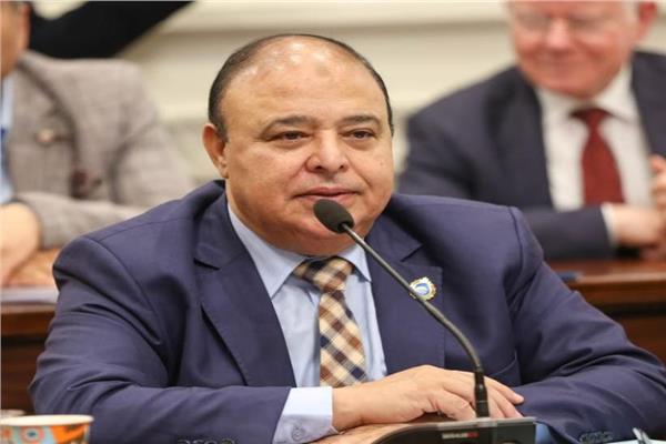 الدكتور حسين خضير رئيس لجنة الصحه والسكان بمجلس الشيوخ
