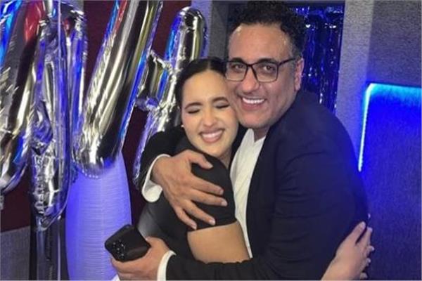ابنة محمد رحيم في وداع والدها