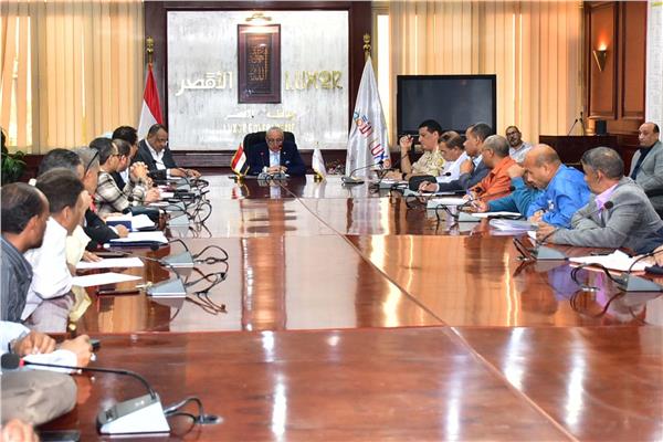 اجتماع محافظ الأقصر