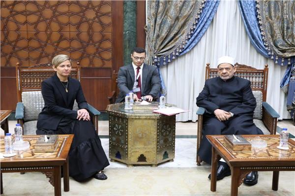 شيخ الأزهر يستقبل قرينة رئيس جمهورية كولومبيا 
