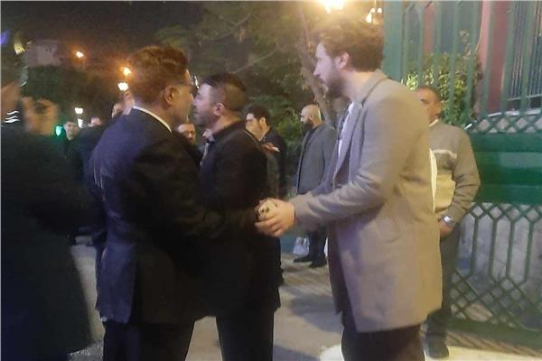 محمد قماح يقدم واجب العزاء في الملحن محمد رحيم