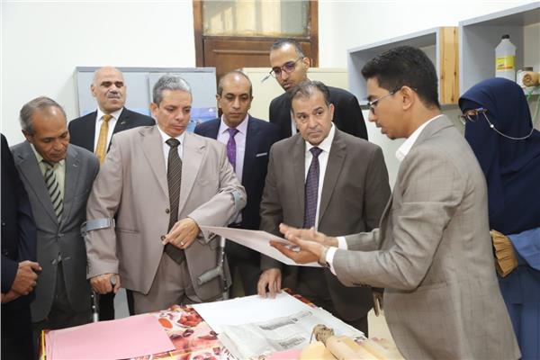  الدكتور احمد عكاوي رئيس جامعة جنوب الوادي