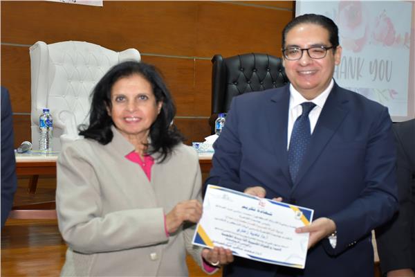 جامعة القاهرة تطلق فعاليات حملة ال ١٦ يوما لمناهضة العنف ضد المرأة