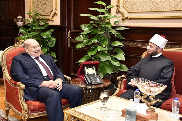 رئيس مجلس الشيوخ يلتقى  وزير الأوقاف