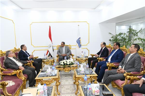 محافظ قنا يستقبل مساعد وزير العدل