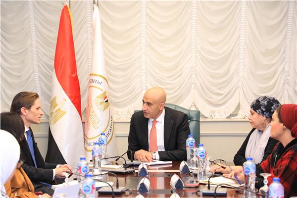 جانب من لقاء وزير التربية والتعليم بالمستشار التعليمى بسفارة ألمانيا لدى مصر