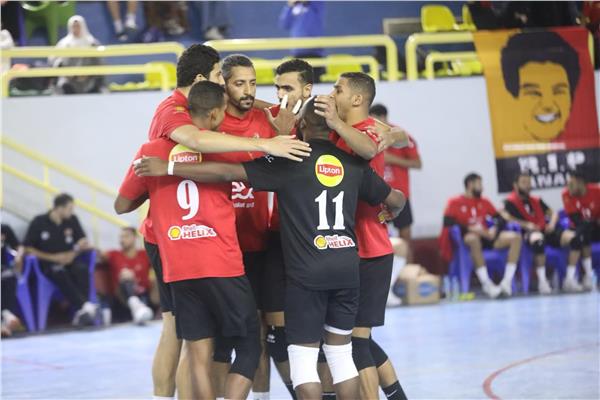 الفريق الأول لكرة الطائرة «رجال» بالنادي الأهلي