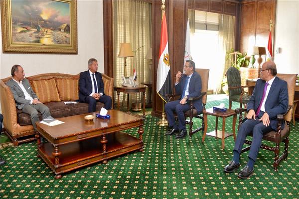 استقبال رئيس المجلس الأعلى لتنظيم الإعلام بنقيب الصحفيين والوفد المرافق له