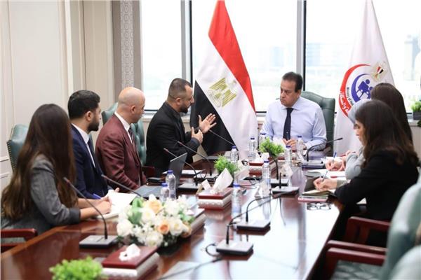 خالد عبدالغفار  وزير الصحة والسكان