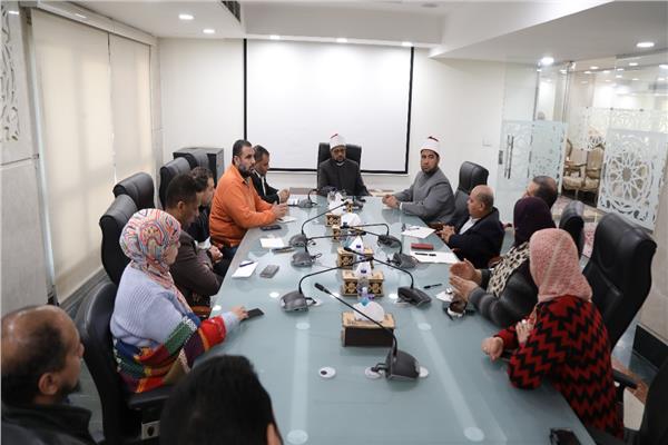 أمين "البحوث الإسلامية" يلتقي بالإدارة العامة للبحوث والتأليف والترجمة 