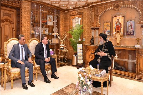 البابا تواضروس يستقبل سفير مصر في الفلبين 