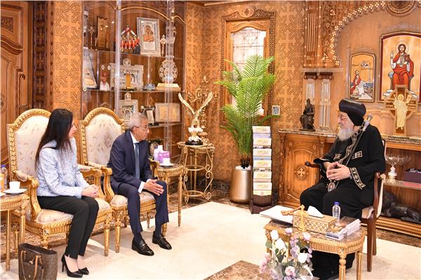 البابا تواضروس يستقبل مساعد وزير الخارجية للعلاقات الثقافية  