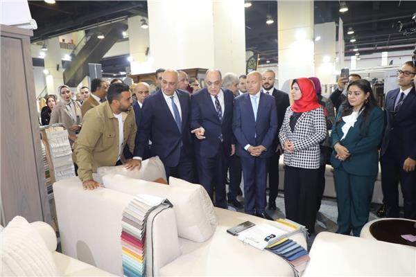 محافظ القاهرة يفتح معرض صنع في دمياط بأرض المعارض 
