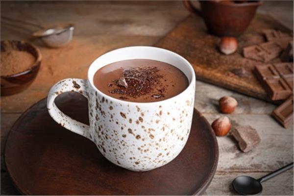 مسحوق الكاكاو| أفضل مشروب لتحسين المزاج وإنتاجية الدماغ