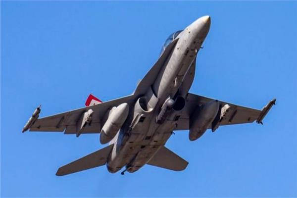 تحديثات طائرات F/A-18