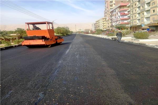  أعمال رصف عدد من الشوارع