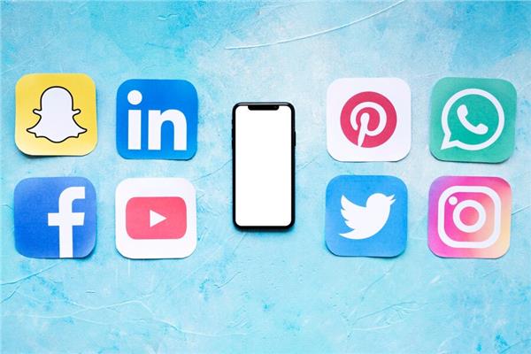 تطبيقات مثل واتساب وإنستجرام وتويتر وX