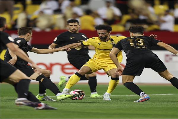 أحمد عبد القادر خلال مباراة قطر والريان