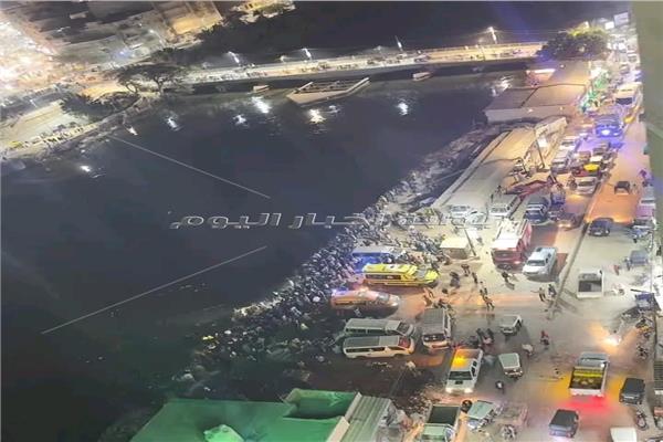 تكثيف جهود البحث لانتشال ضحايا ميكروباص أسيوط الغارق