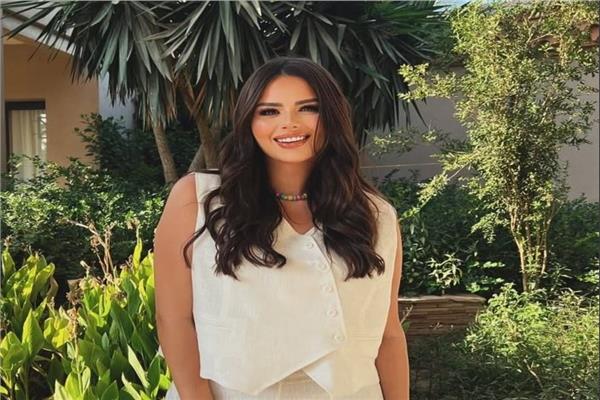 الفنانة هنادي مهنا