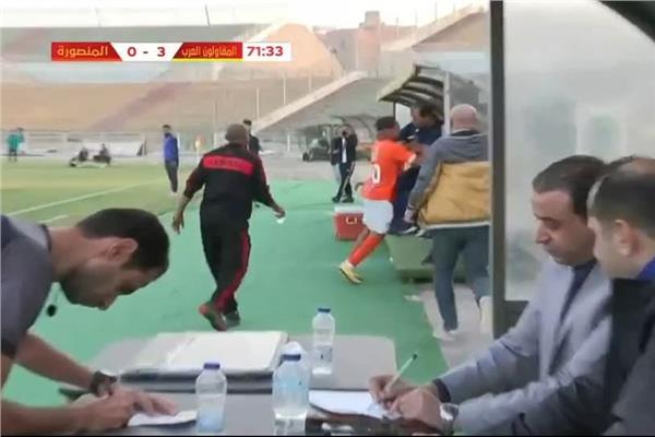 اعتداء لاعب المنصورة على مدربه