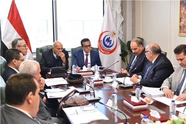  وزير الصحة يترأس اجتماع اللجنة العليا لزراعة الأعضاء 