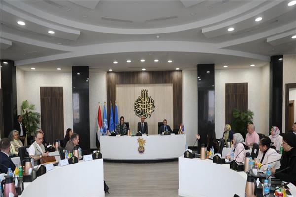 اللواء دكتور إسماعيل كمال محافظ أسوان خلال الاجتماع