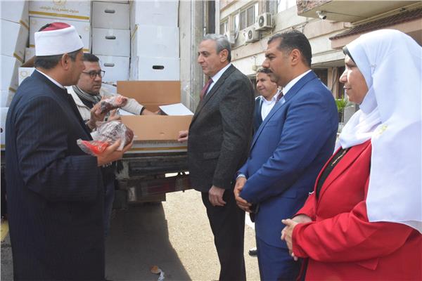 اللواء أشرف الجندي، محافظ الغربية خلال استلام صكوك الأضاحي