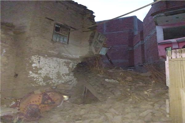 عقار قرية البقاشين المنهار