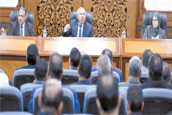الفريق مهندس كامل الوزير خلال اللقاء مع المستثمرين