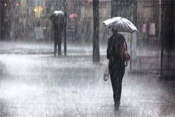 أمطار وتراجع في الحرارة