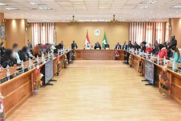 حازم الأشمونى محافظ الشرقية