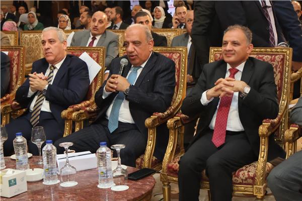 وزير الكهرباء الدكتور محمود عصمت