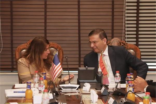 وزير الزراعة يبحث مع سفيرة أمريكا بالقاهرة العلاقات الزراعية بين البلدين