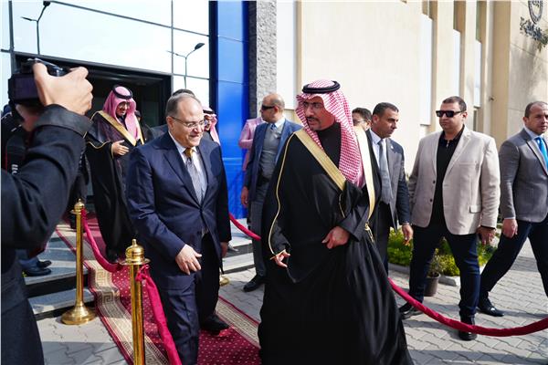 رئيس هيئة الدواء مع وزير الصناعة والثروة المعدنية السعودي