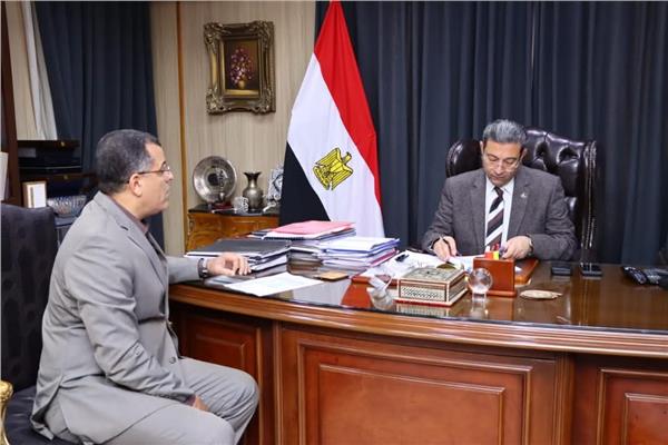 محافظ يعتمد جداول امتحانات الفصل الدراسي الأول