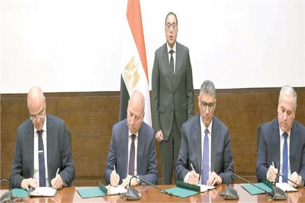رئيس الوزراء يشهد توقيع البروتوكول بين المحافظات والهيئة الوطنية للصحافة