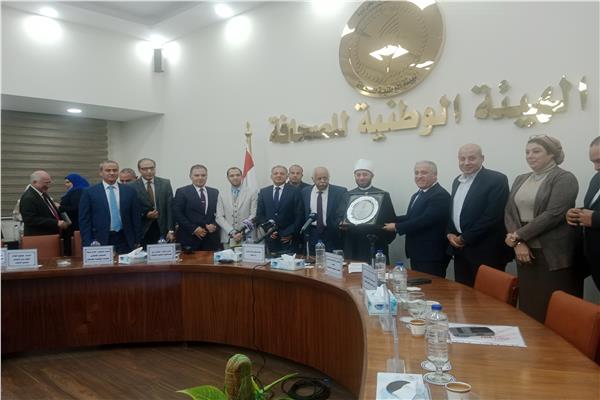 الهيئة الوطنية للصحافة تكرم وزير الأوقاف الدكتور أسامة الأزهري