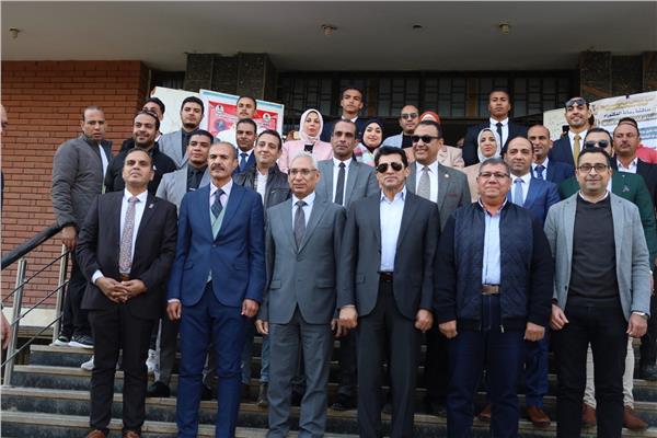 رئيس جامعة المنيا يستقبل وزير الشباب والرياضة 