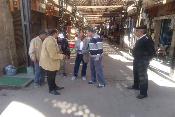 تركيب حواجز جديدة لإحكام السيطرة على مداخل ومخارج السوق السياحي بالافصر